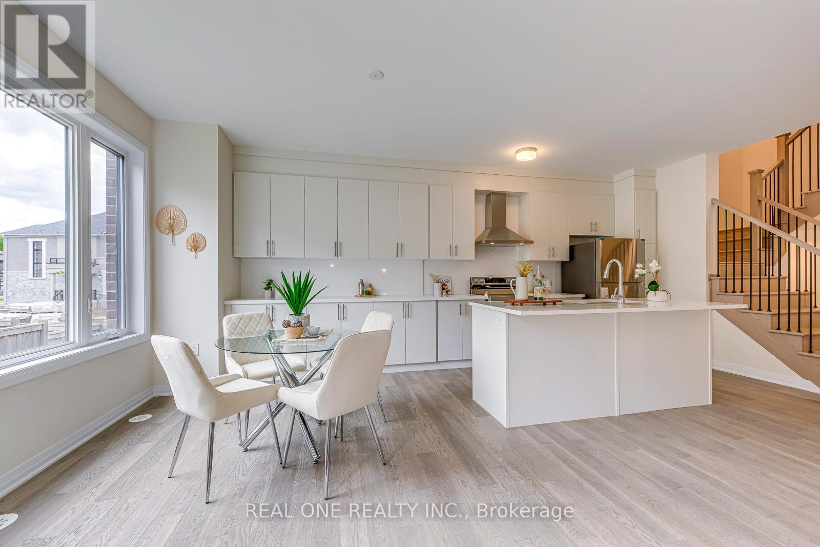 3497 Post Road, Oakville, Ontario  L6H 7W5 - Photo 9 - W12373304