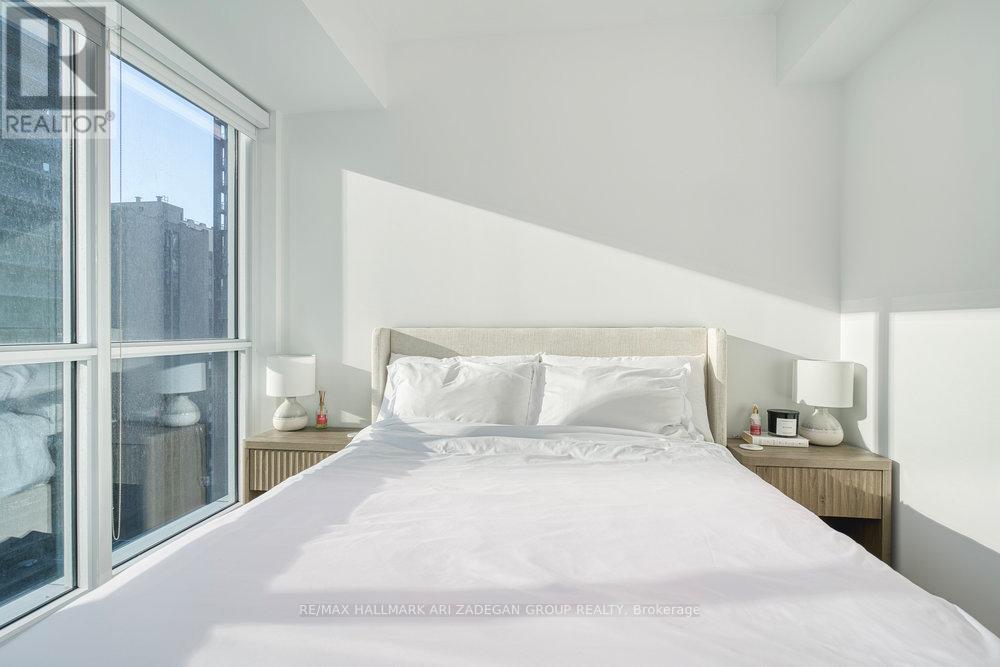 1408 - 327 King Street W, Toronto, Ontario  M5V 0W7 - Photo 16 - C12369547