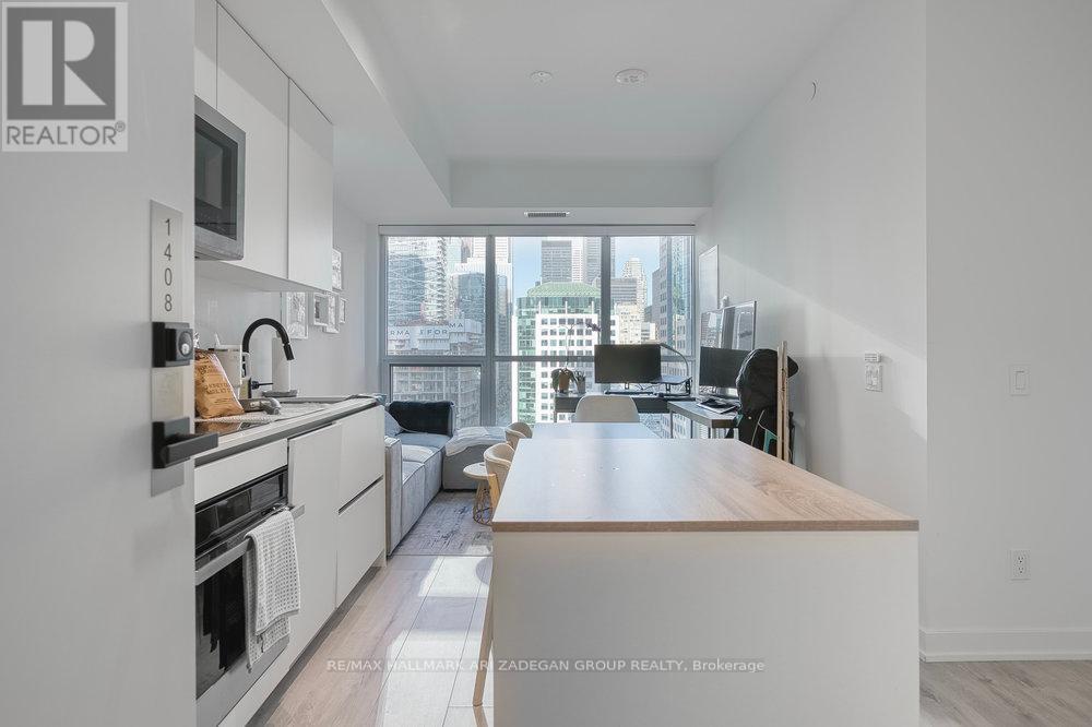 1408 - 327 King Street W, Toronto, Ontario  M5V 0W7 - Photo 4 - C12369547