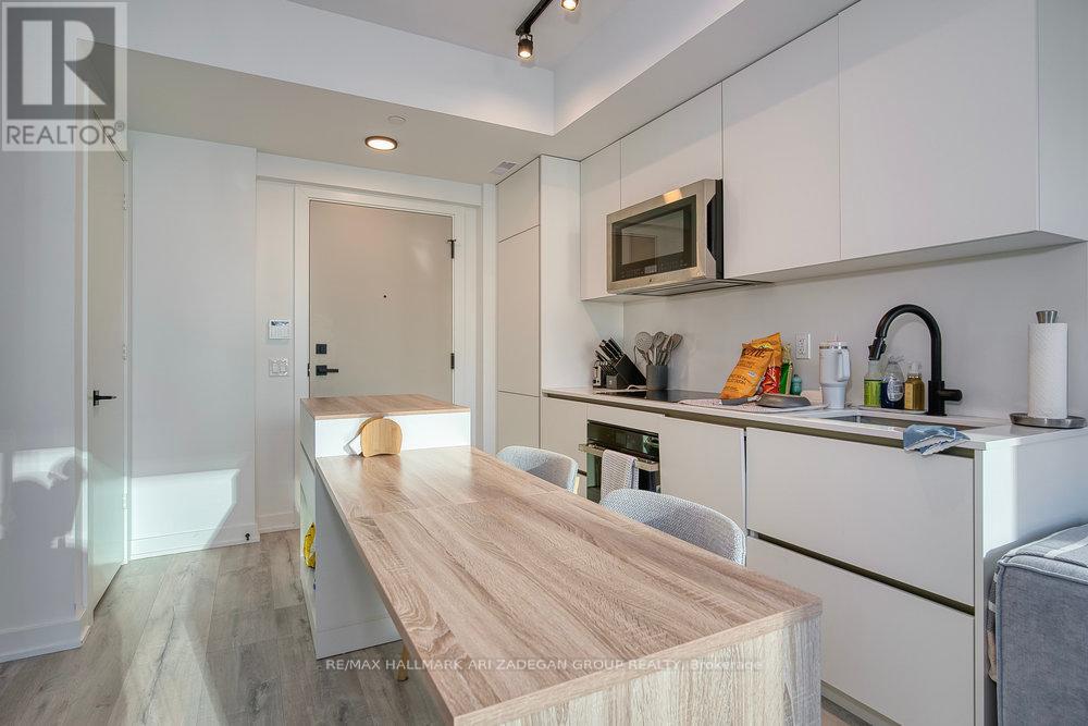 1408 - 327 King Street W, Toronto, Ontario  M5V 0W7 - Photo 8 - C12369547
