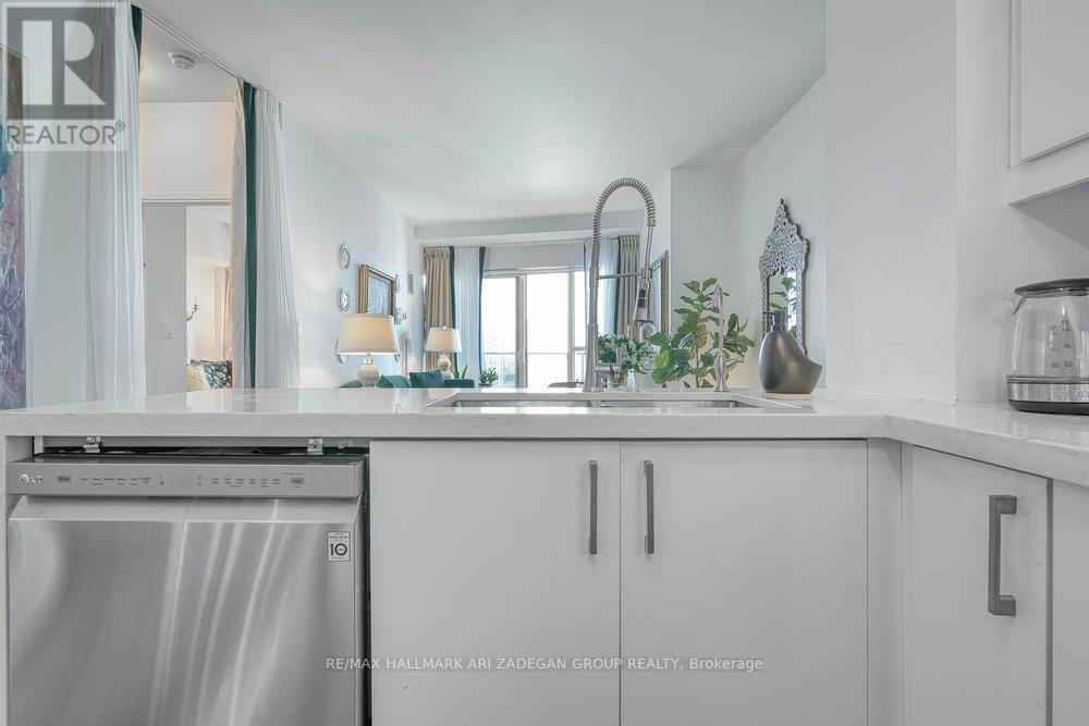 1507 - 60 Absolute Avenue, Mississauga, Ontario  L4Z 0A9 - Photo 14 - W12370497