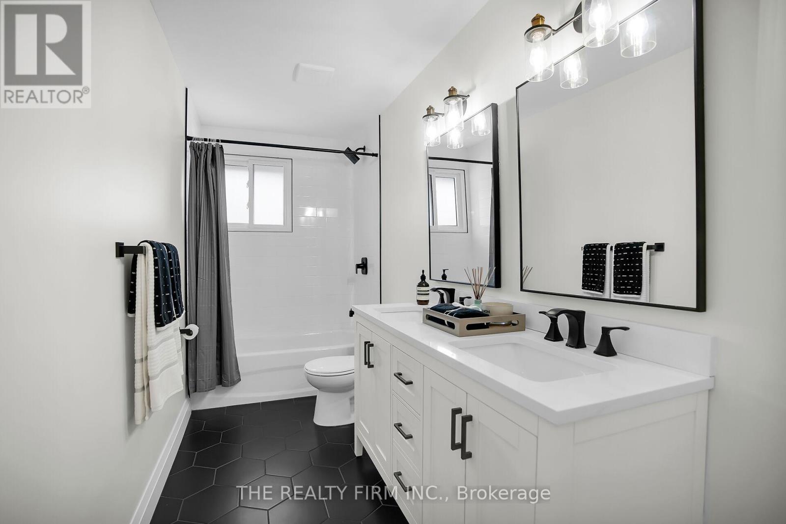 270 Highview Crescent, London South, Ontario  N6J 4E3 - Photo 12 - X12373327