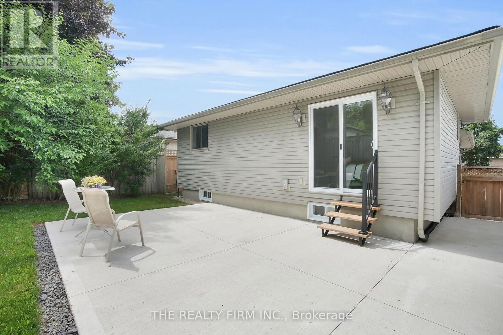 270 Highview Crescent, London South, Ontario  N6J 4E3 - Photo 31 - X12373327