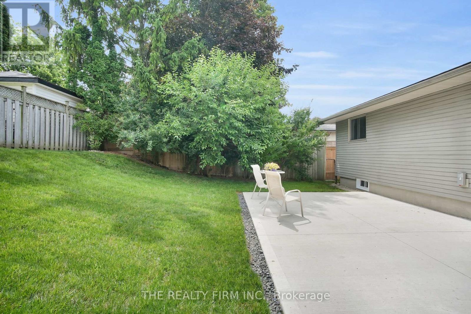 270 Highview Crescent, London South, Ontario  N6J 4E3 - Photo 32 - X12373327