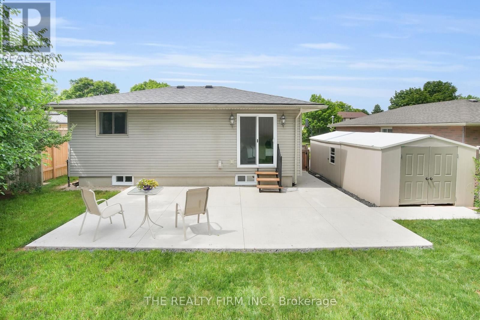 270 Highview Crescent, London South, Ontario  N6J 4E3 - Photo 34 - X12373327