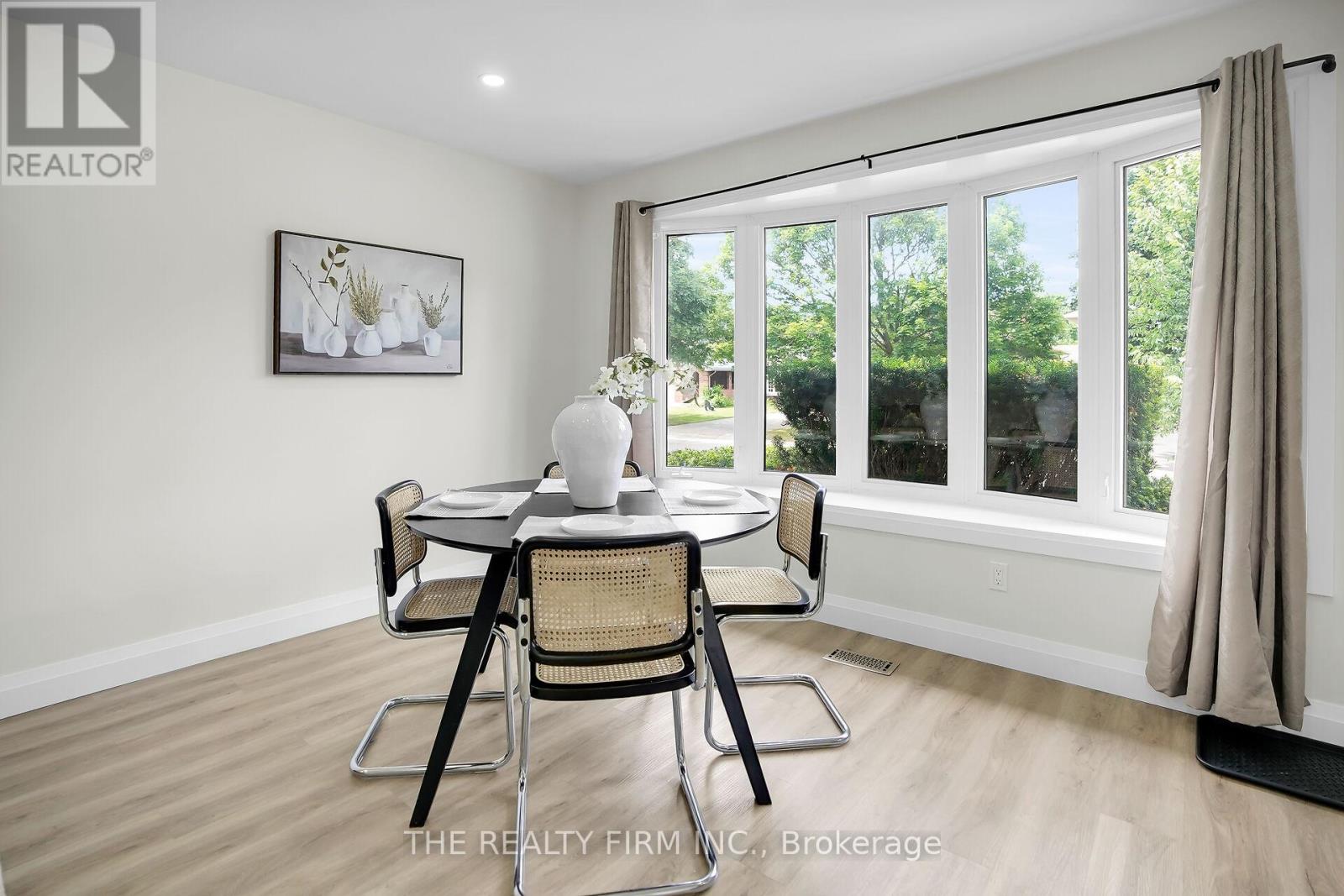 270 Highview Crescent, London South, Ontario  N6J 4E3 - Photo 5 - X12373327