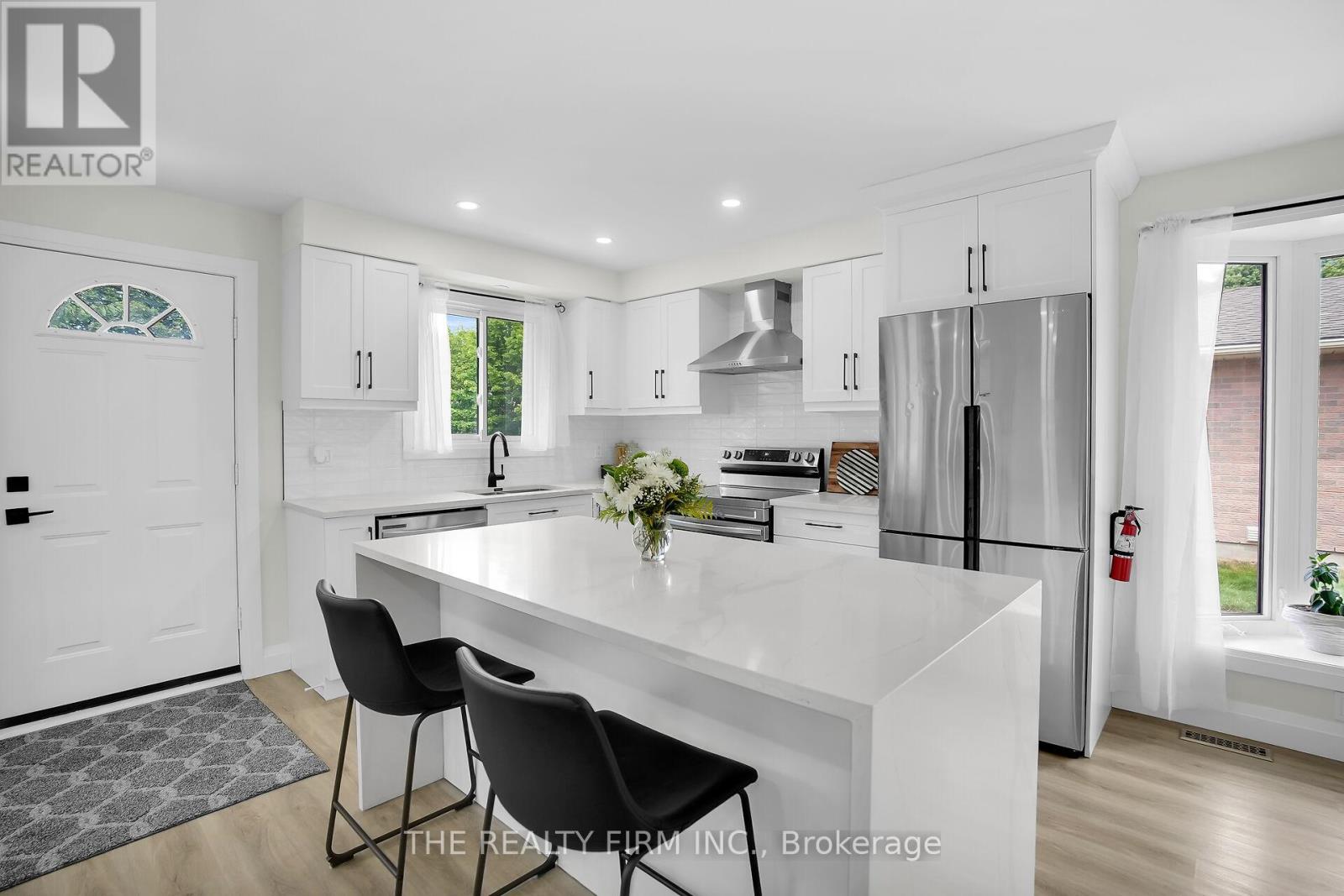 270 Highview Crescent, London South, Ontario  N6J 4E3 - Photo 9 - X12373327