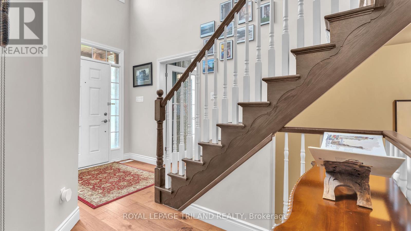 823 Longworth Road, London South, Ontario  N6K 0B6 - Photo 17 - X12373391