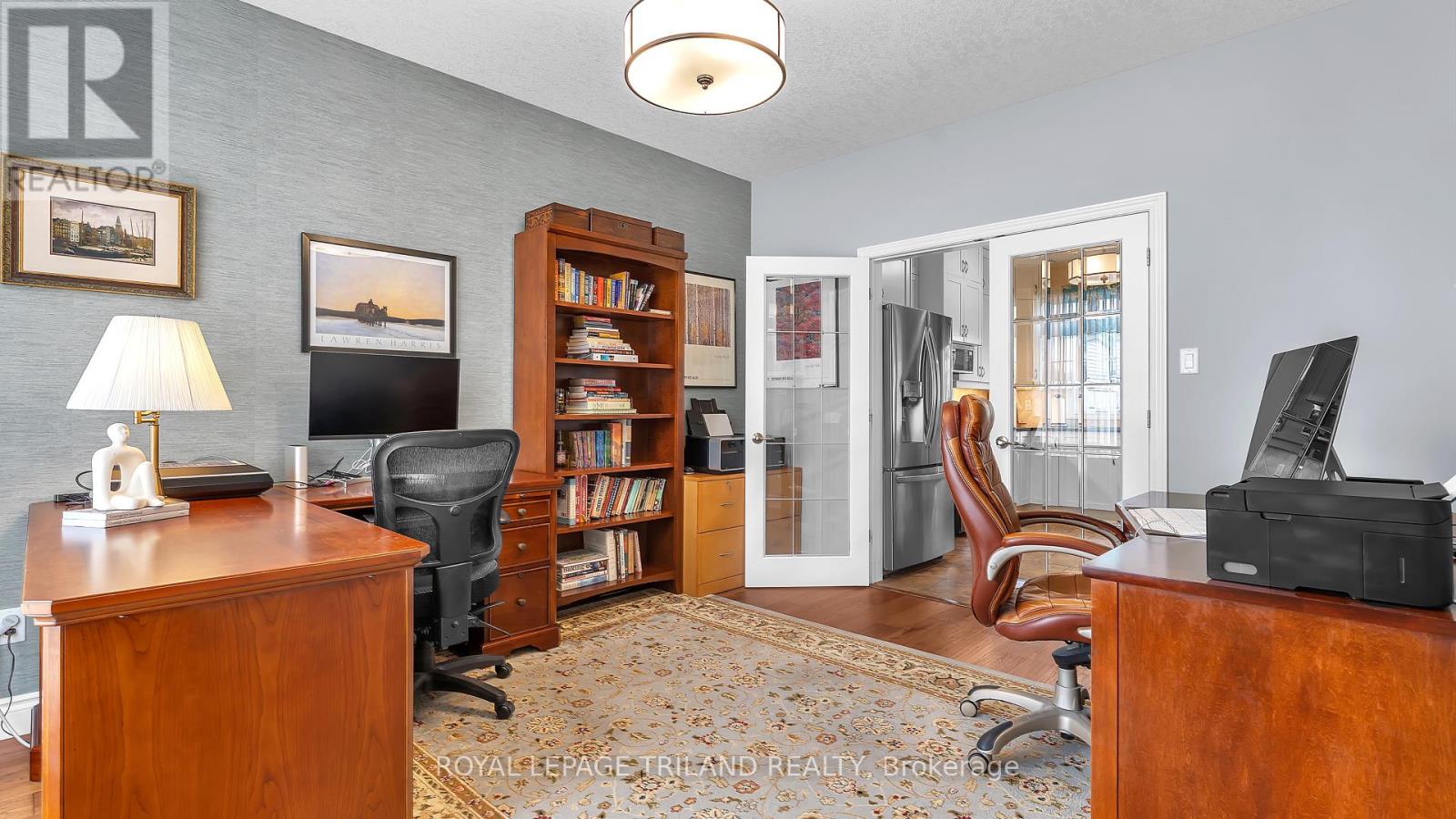 823 Longworth Road, London South, Ontario  N6K 0B6 - Photo 19 - X12373391