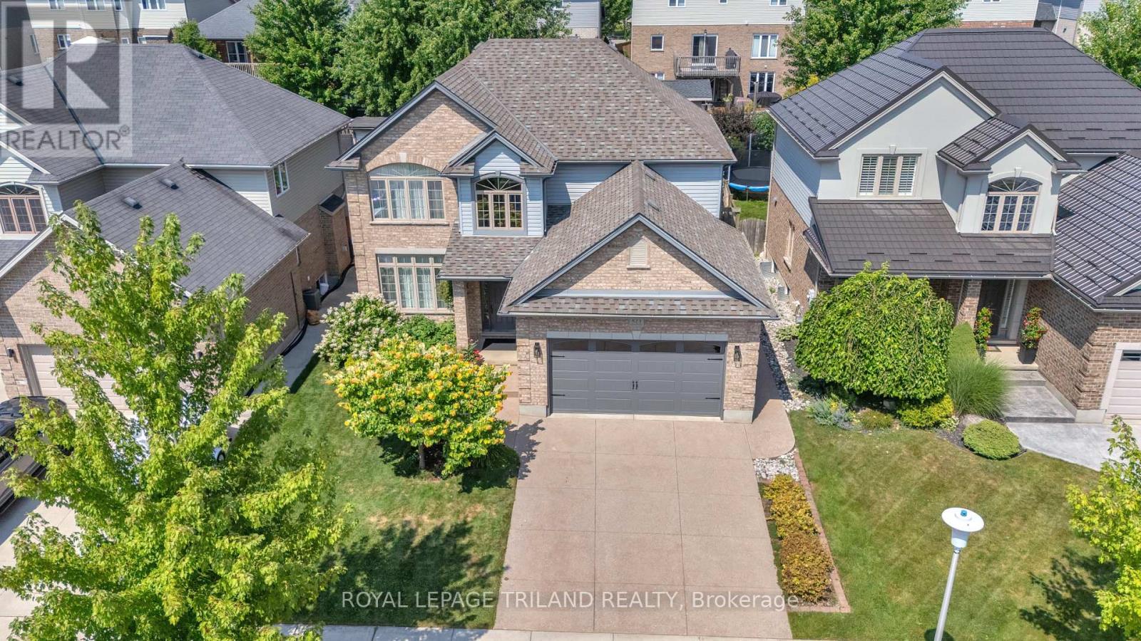 823 Longworth Road, London South, Ontario  N6K 0B6 - Photo 2 - X12373391