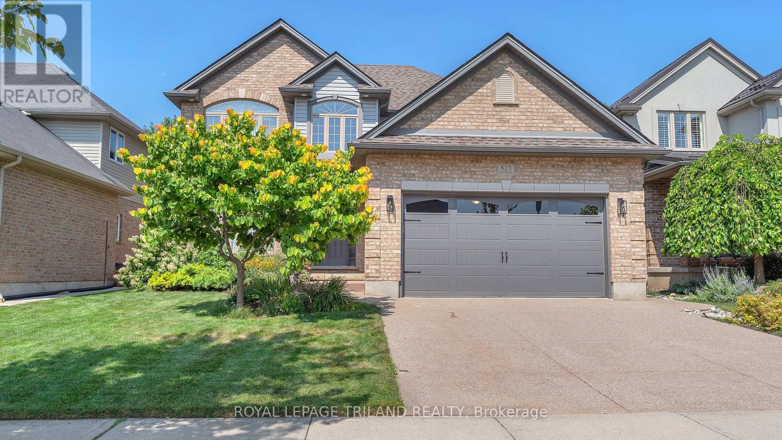 823 Longworth Road, London South, Ontario  N6K 0B6 - Photo 4 - X12373391