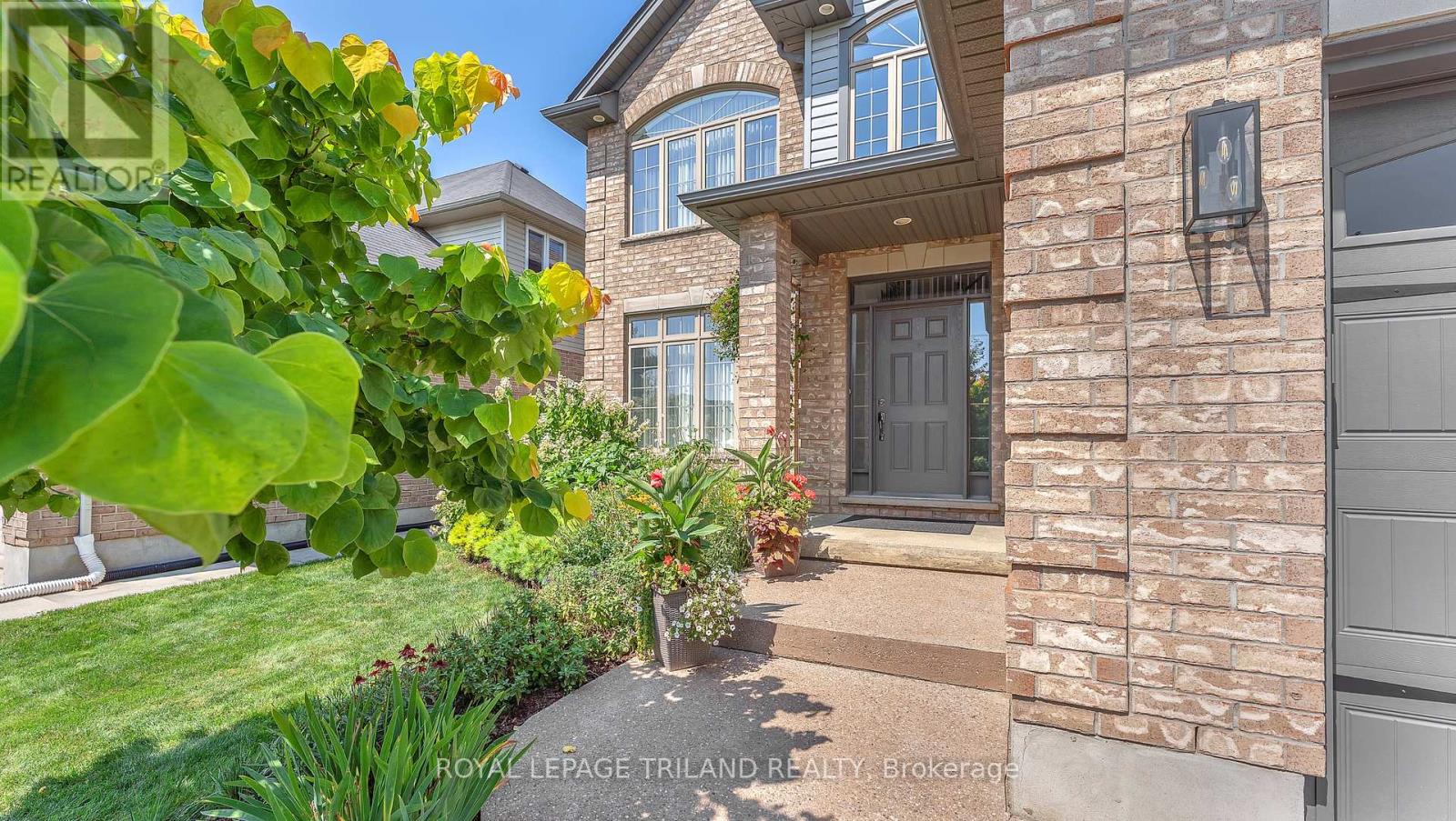 823 Longworth Road, London South, Ontario  N6K 0B6 - Photo 5 - X12373391