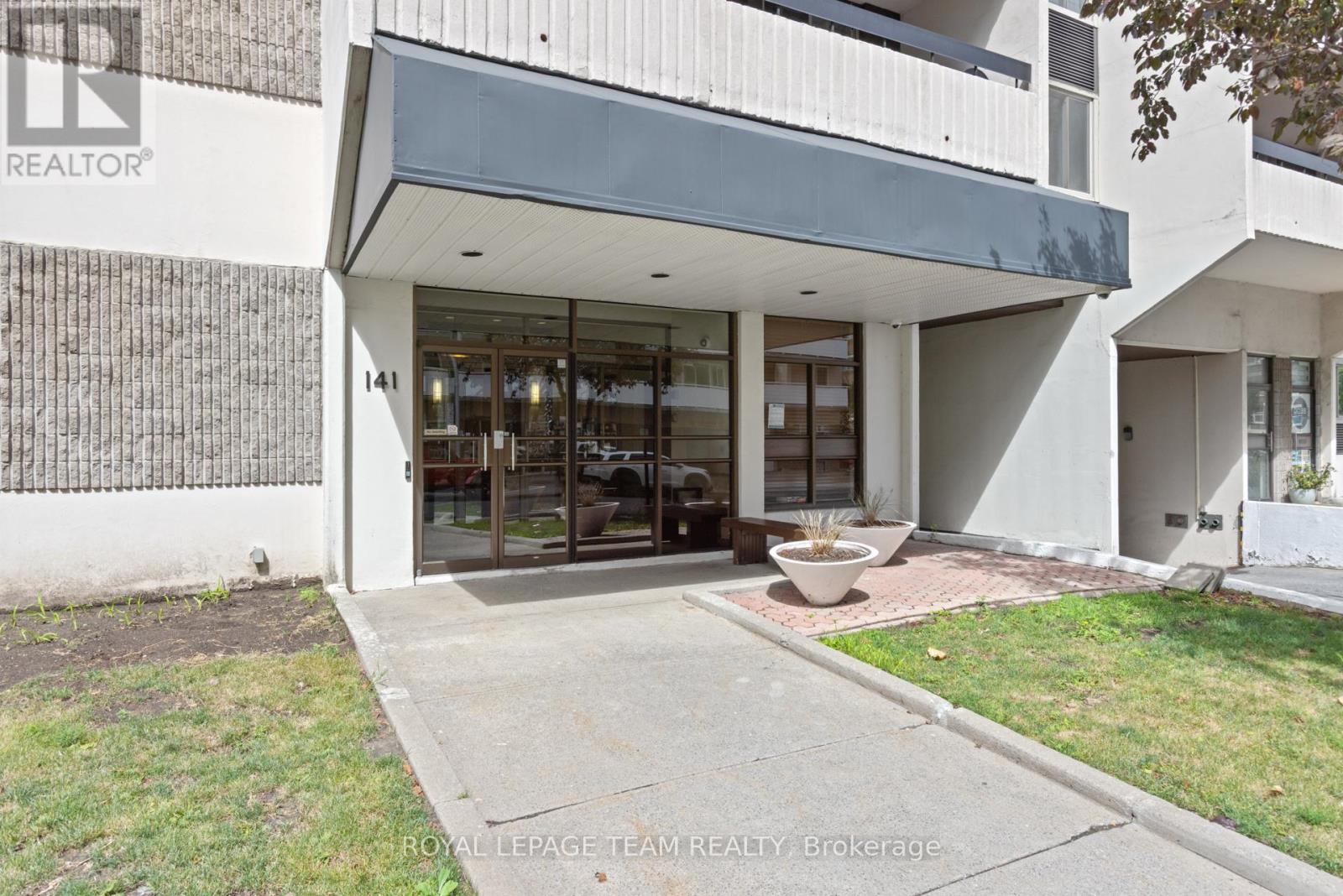 503 - 141 Somerset Street W, Ottawa, Ontario  K2P 2H1 - Photo 2 - X12373370