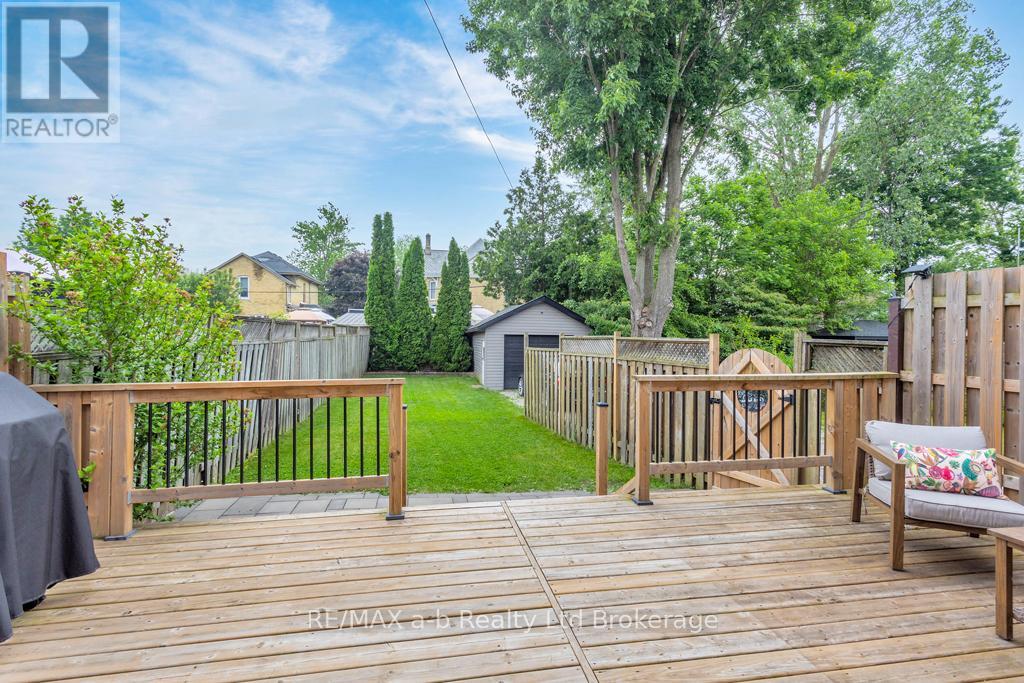 33 Stanley Street, St. Thomas, Ontario  N5R 3E7 - Photo 7 - X12373320