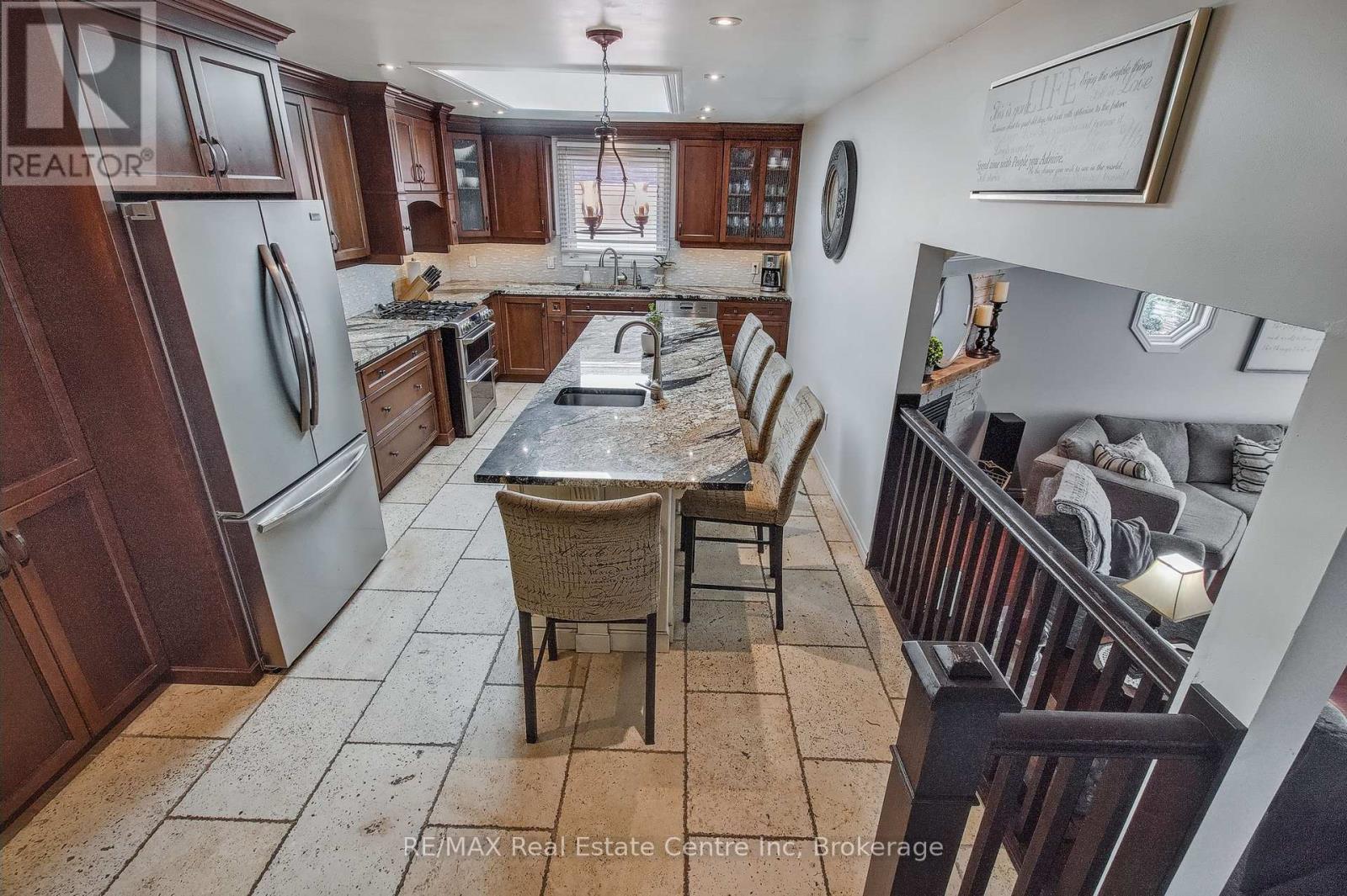 24 Darby Road, Guelph (Willow West/sugarbush/west Acres), Ontario  N1K 1R4 - Photo 16 - X12373371