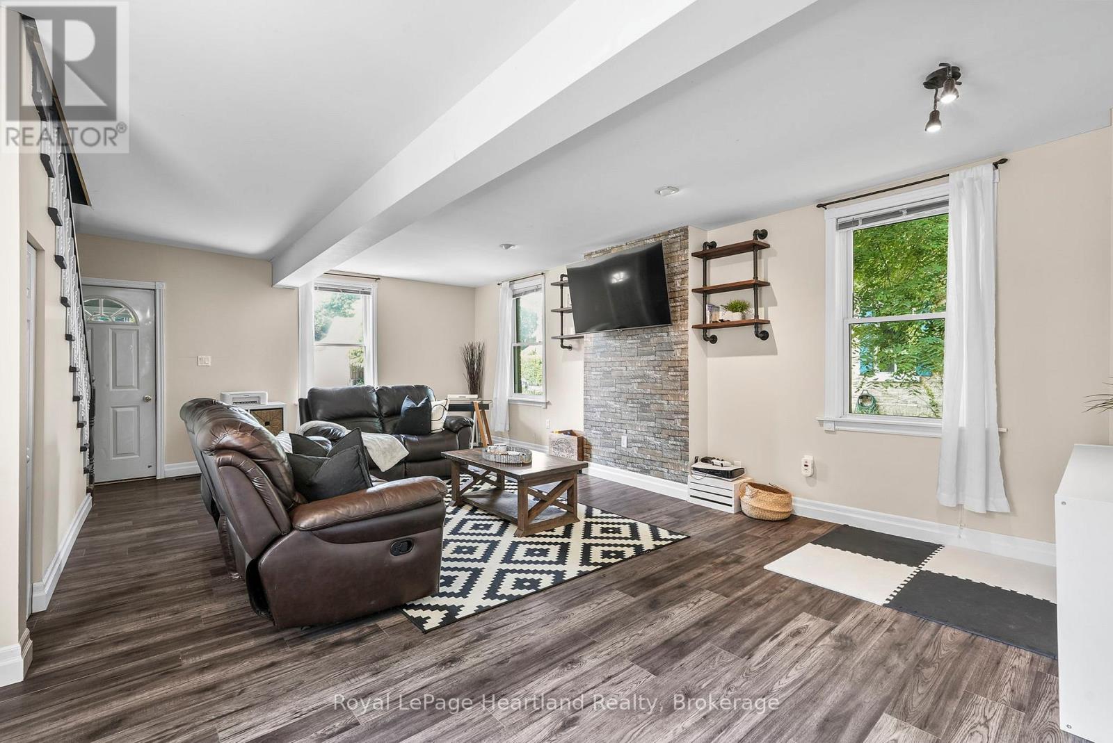 67 Robertson Street, Minto, Ontario  N0G 1Z0 - Photo 11 - X12329606