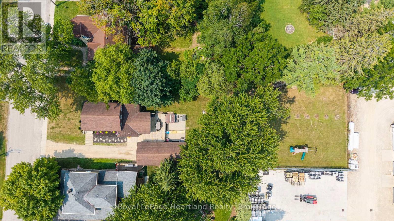 67 Robertson Street, Minto, Ontario  N0G 1Z0 - Photo 6 - X12329606