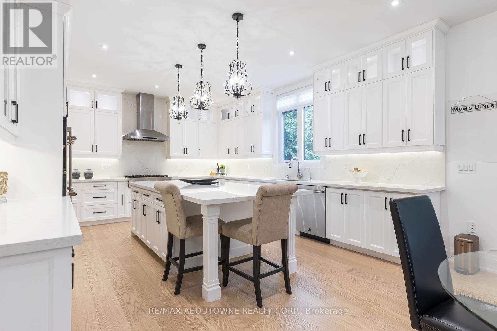 428 Third Line, Oakville, Ontario  L6L 4A5 - Photo 16 - W12366411