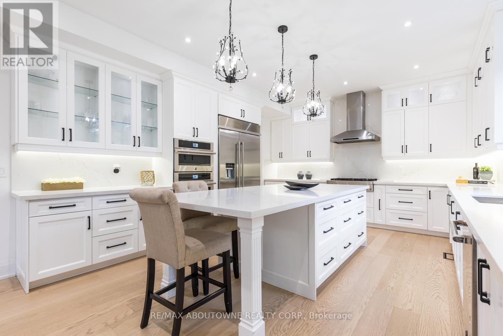 428 Third Line, Oakville, Ontario  L6L 4A5 - Photo 18 - W12366411