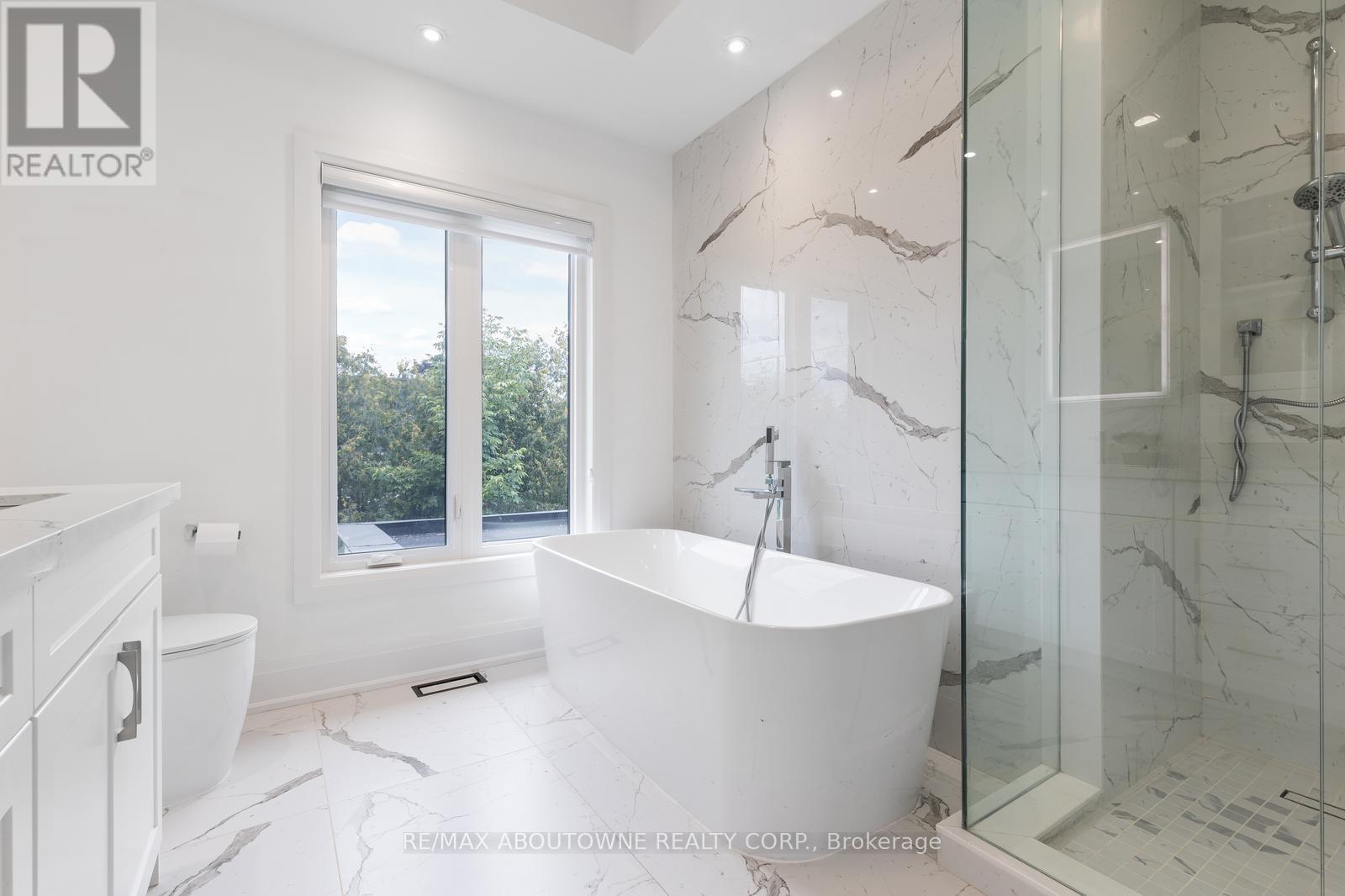 428 Third Line, Oakville, Ontario  L6L 4A5 - Photo 23 - W12366411
