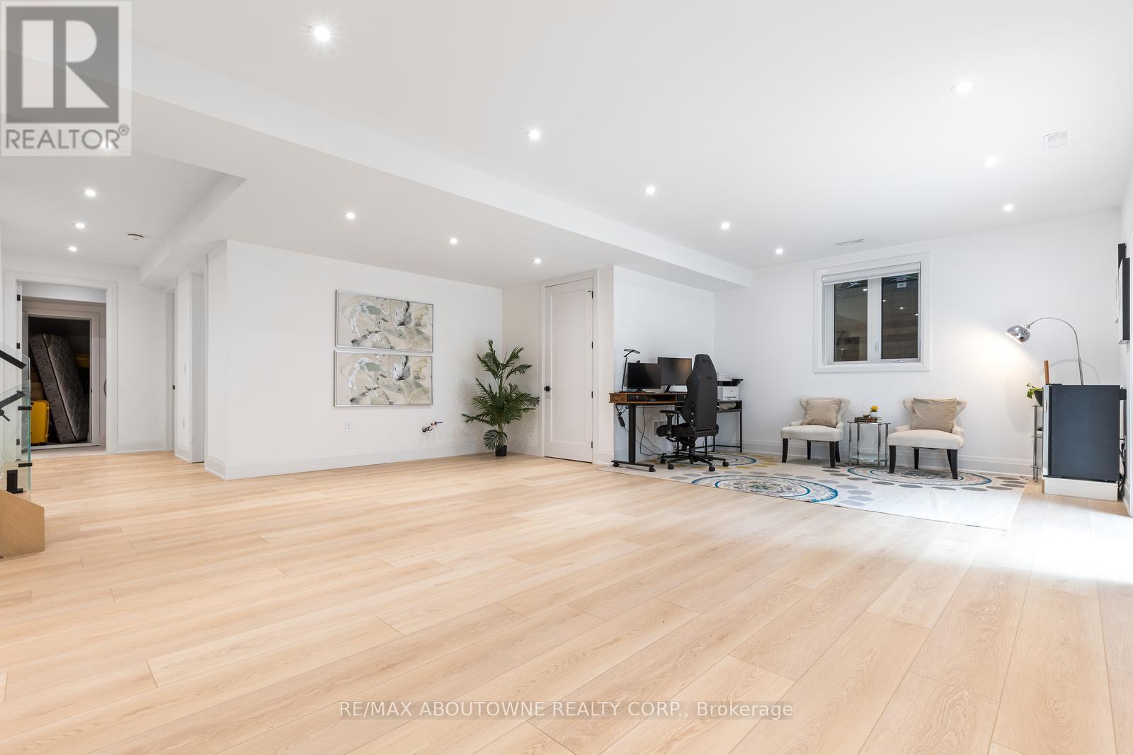 428 Third Line, Oakville, Ontario  L6L 4A5 - Photo 34 - W12366411