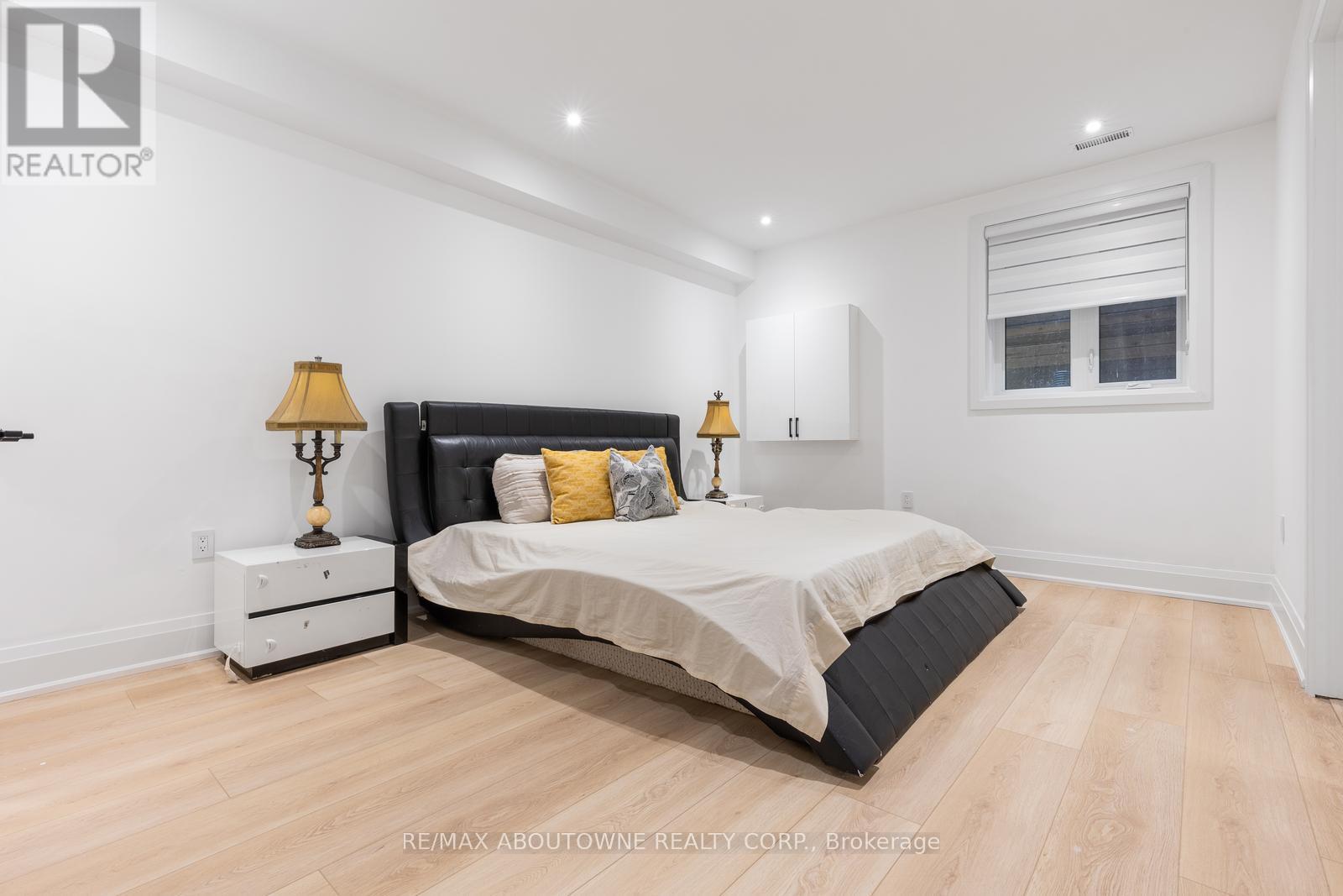 428 Third Line, Oakville, Ontario  L6L 4A5 - Photo 37 - W12366411