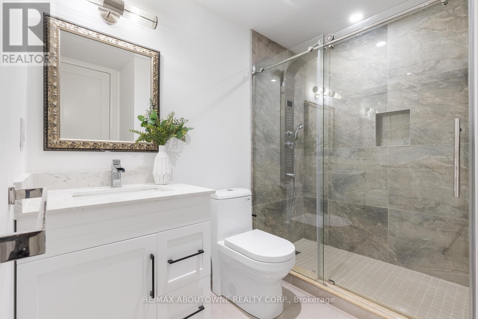 428 Third Line, Oakville, Ontario  L6L 4A5 - Photo 39 - W12366411