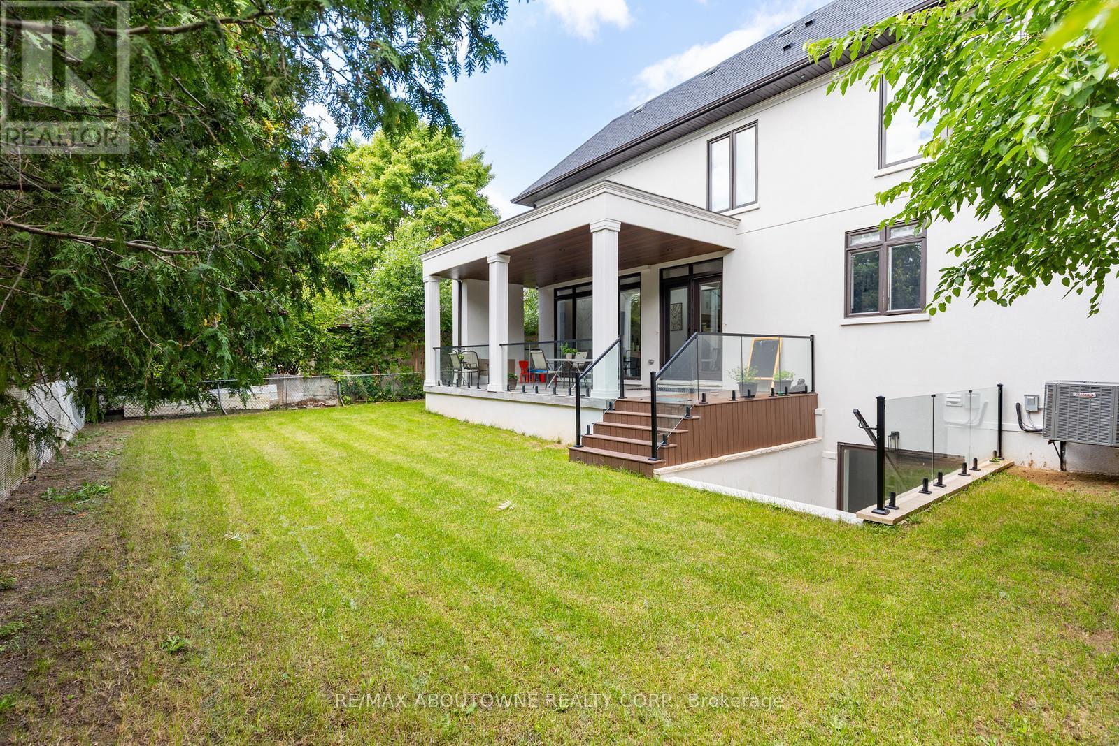 428 Third Line, Oakville, Ontario  L6L 4A5 - Photo 42 - W12366411