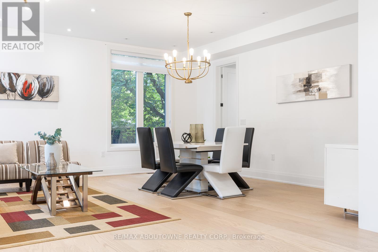 428 Third Line, Oakville, Ontario  L6L 4A5 - Photo 6 - W12366411
