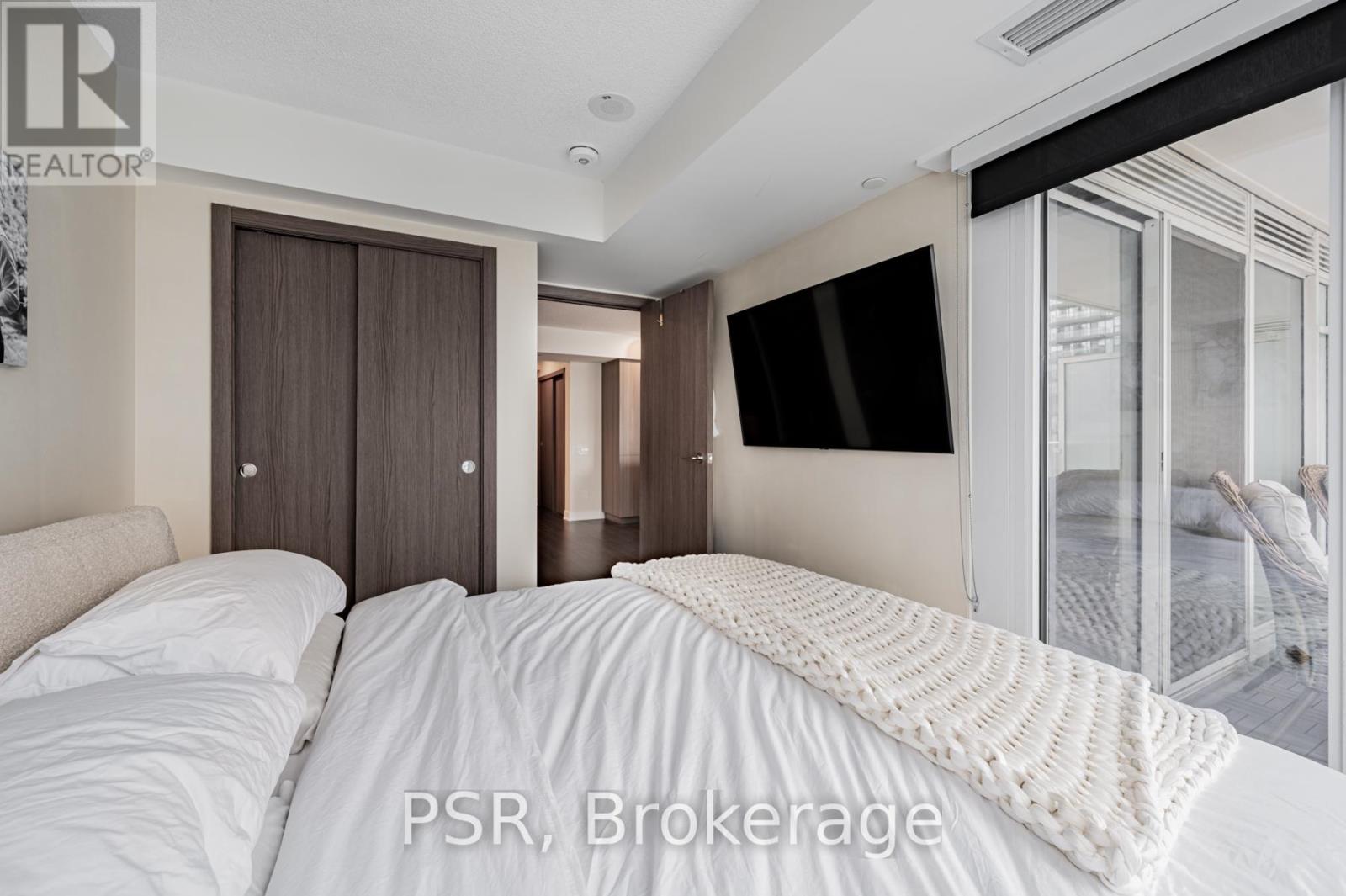 2310 - 19 Bathurst Street, Toronto, Ontario  M5V 0N2 - Photo 14 - C12373319