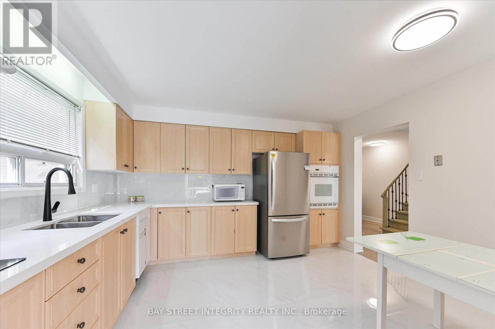 21 Whitehorn Crescent, Toronto (Don Valley Village), Ontario  M2J 3B1 - Photo 15 - C12373331