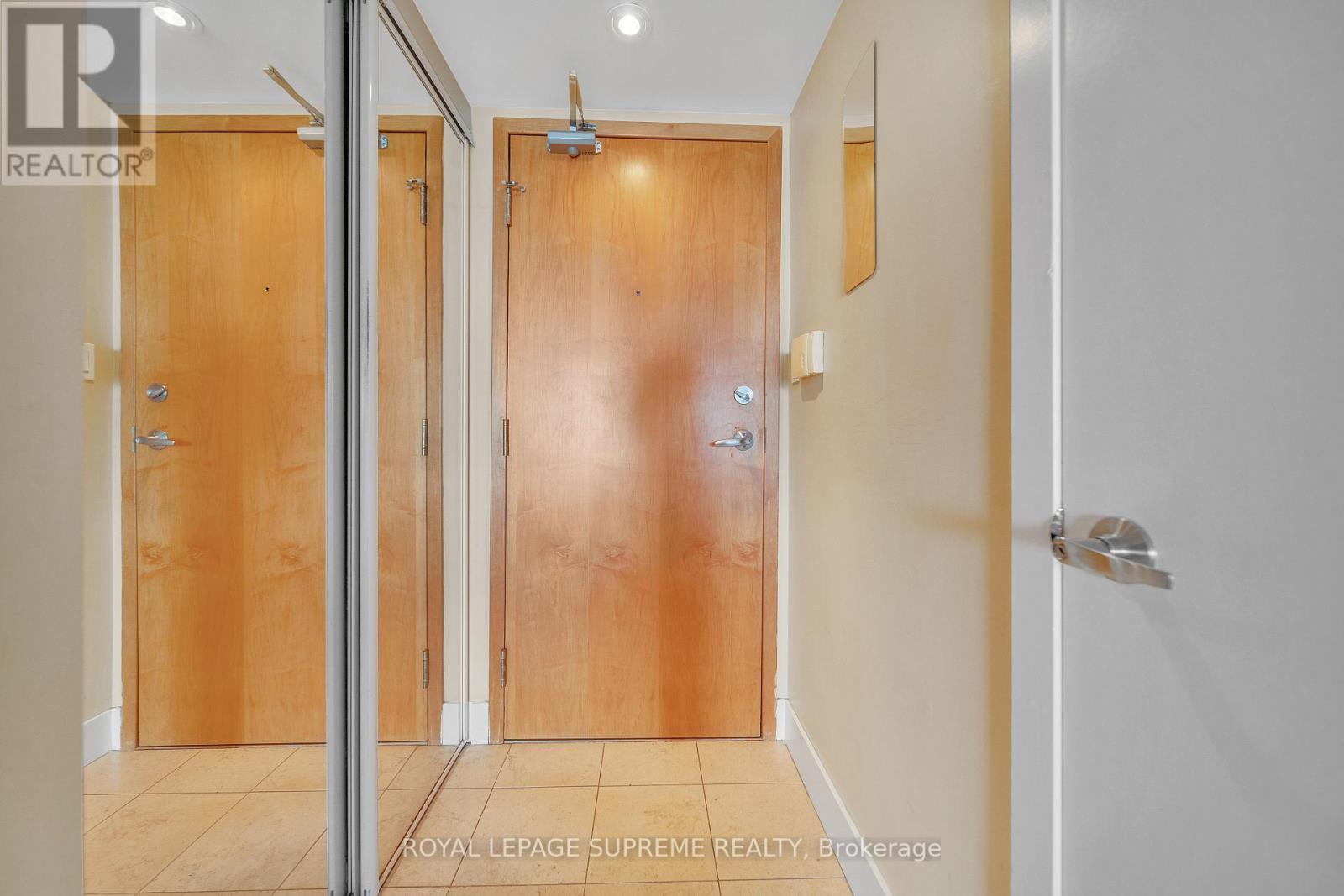 416 - 550 Queens Quay W, Toronto, Ontario  M5V 3M8 - Photo 17 - C12373348