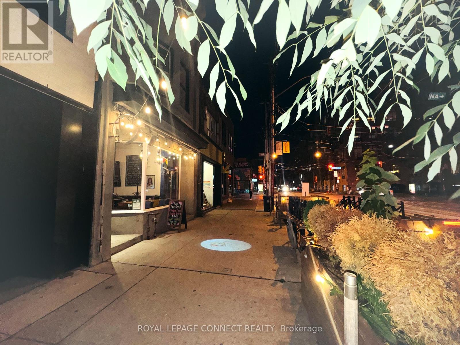 942 Queen Street W, Toronto, Ontario M6J 1G8 - Photo 7 - C12373356