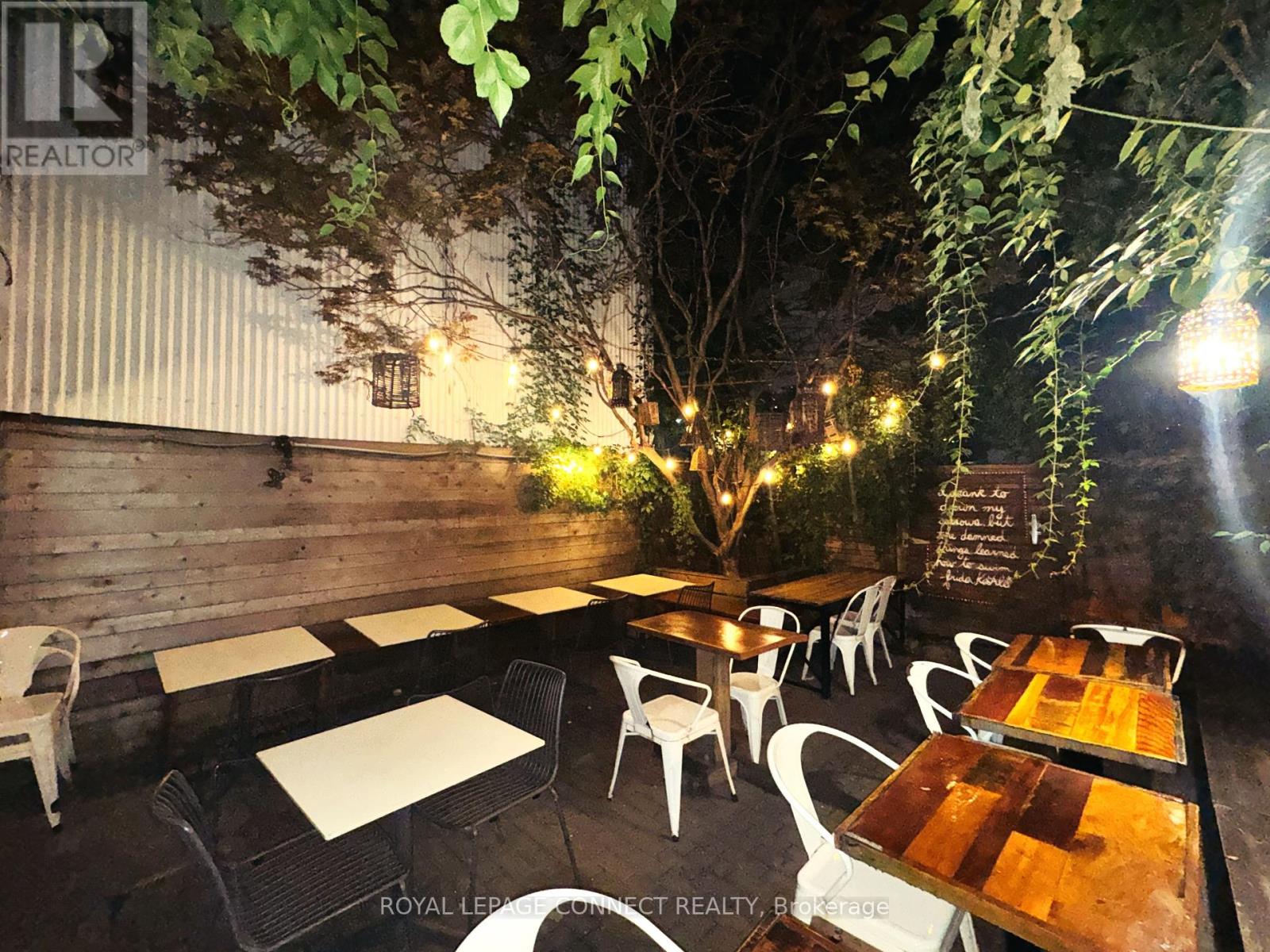 942 Queen Street W, Toronto, Ontario M6J 1G8 - Photo 9 - C12373356