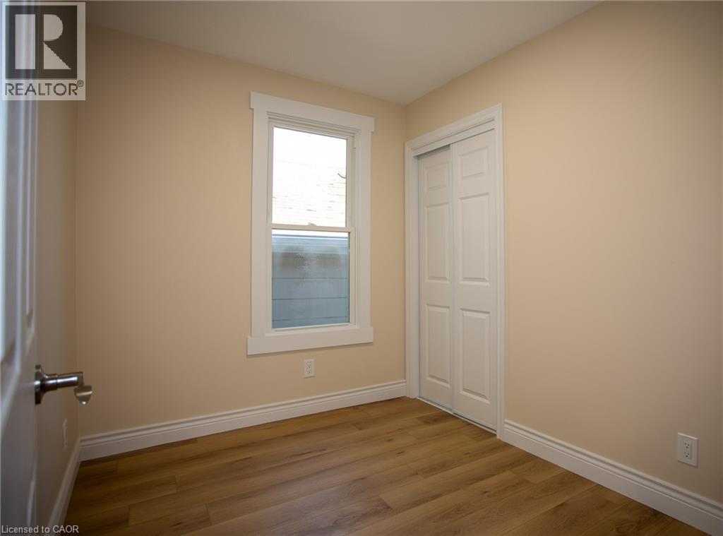 11 Robins Avenue, Hamilton, Ontario  L8H 4M5 - Photo 10 - 40764164