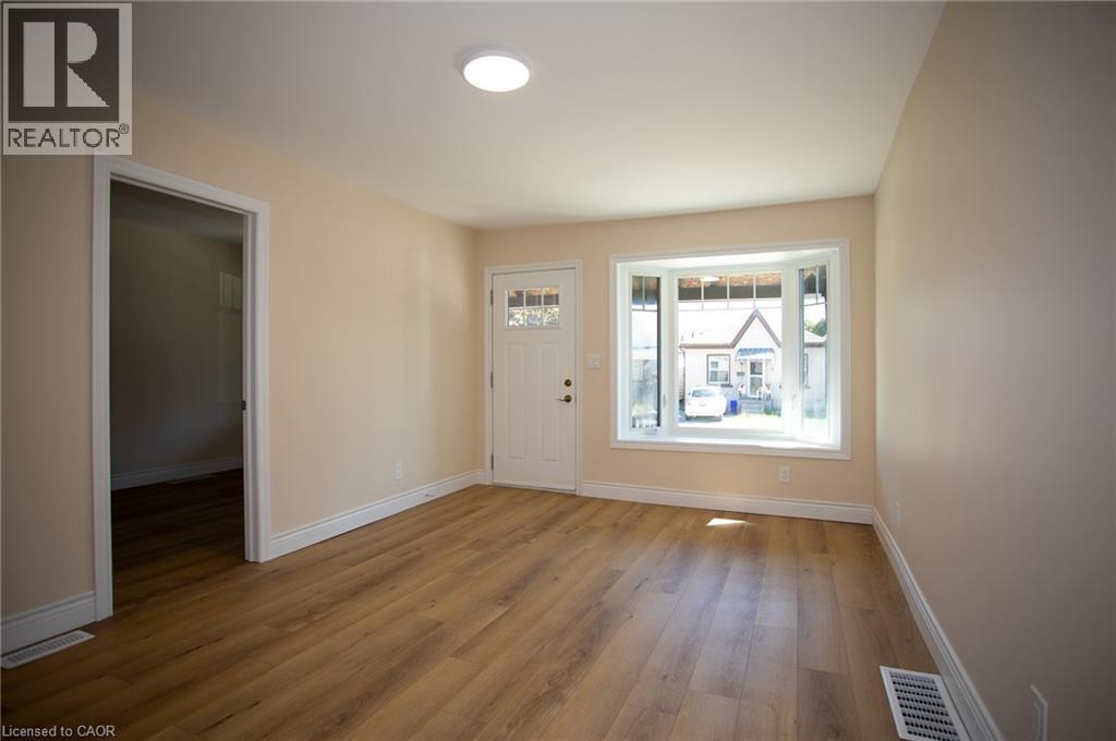 11 Robins Avenue, Hamilton, Ontario  L8H 4M5 - Photo 3 - 40764164