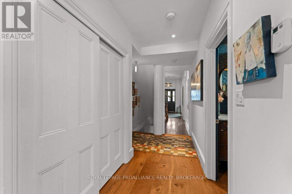 28 Wellington Street, Kingston, Ontario  K7L 3C1 - Photo 18 - X12373455