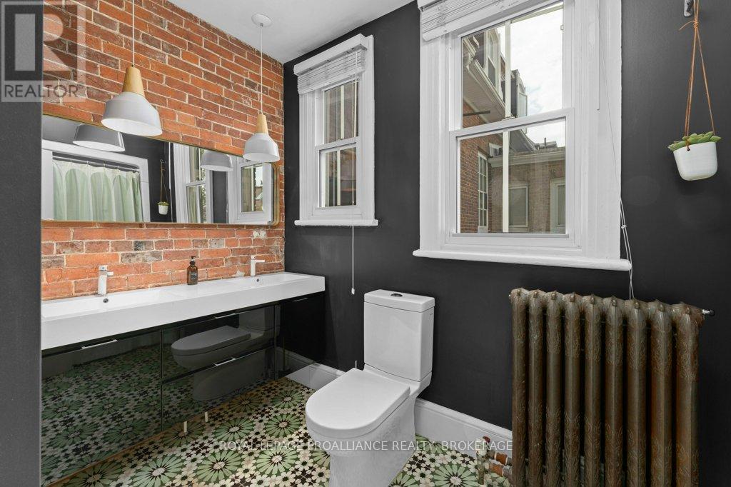 28 Wellington Street, Kingston, Ontario  K7L 3C1 - Photo 23 - X12373455
