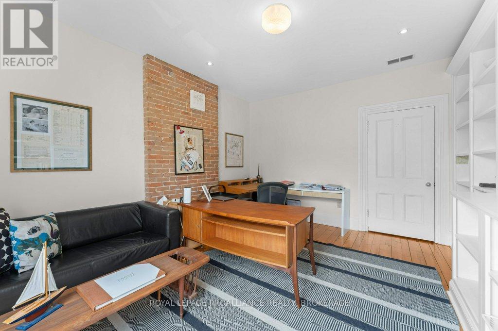 28 Wellington Street, Kingston, Ontario  K7L 3C1 - Photo 31 - X12373455