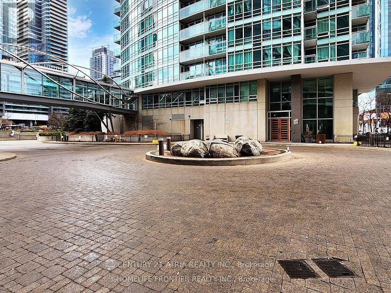 1902 - 373 Front Street W, Toronto, Ontario  M5V 3R7 - Photo 2 - C12372129