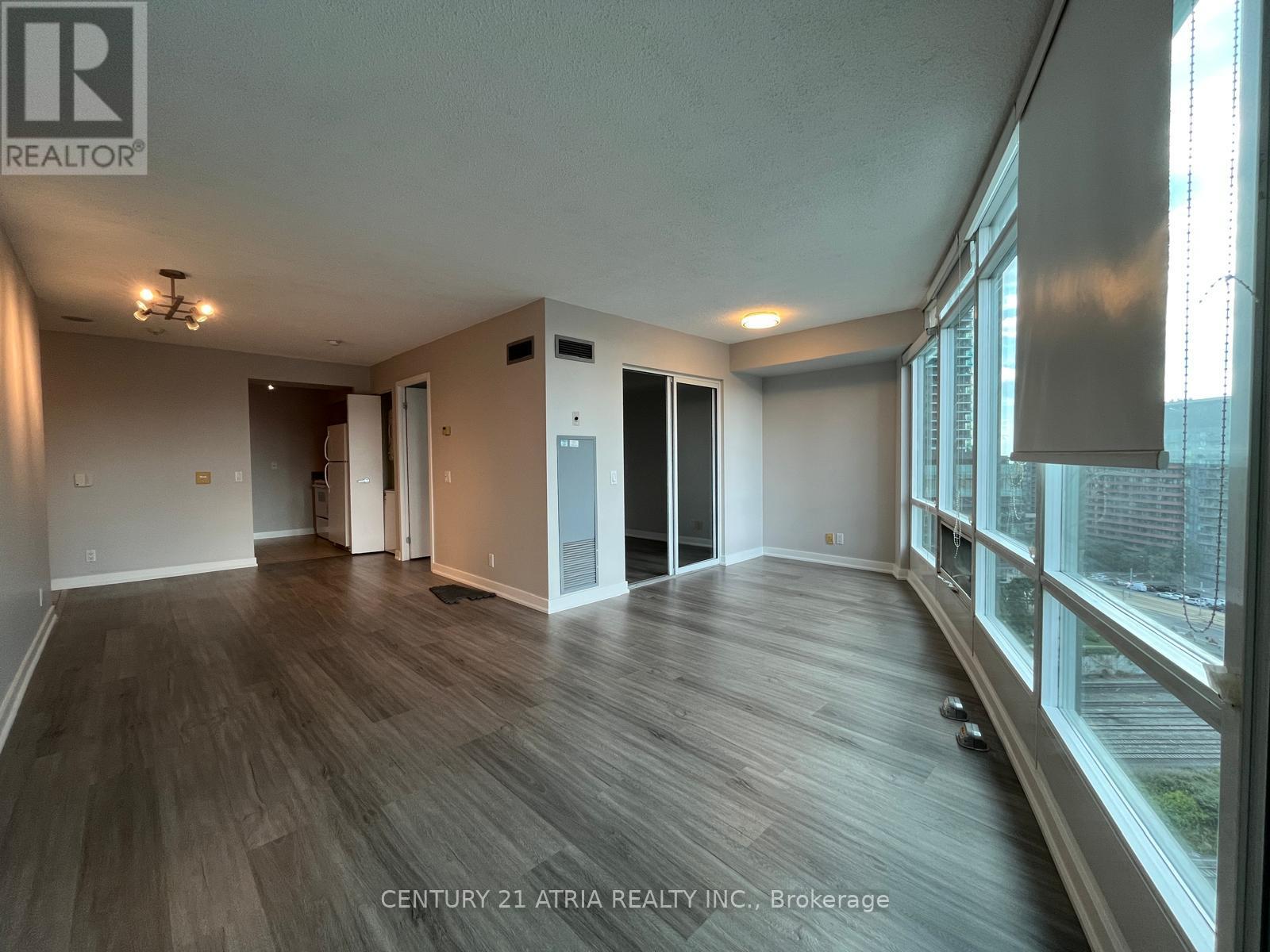 1902 - 373 Front Street W, Toronto, Ontario  M5V 3R7 - Photo 8 - C12372129