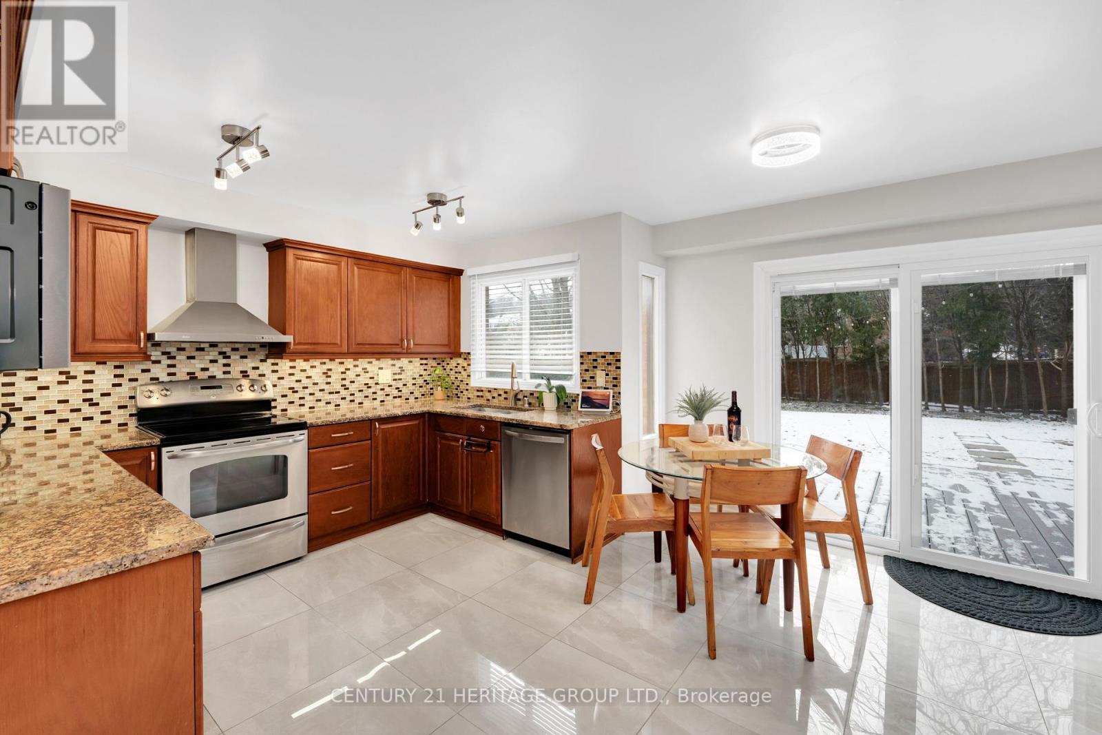514 Keith Avenue, Newmarket, Ontario  L3X 1V4 - Photo 11 - N12373353