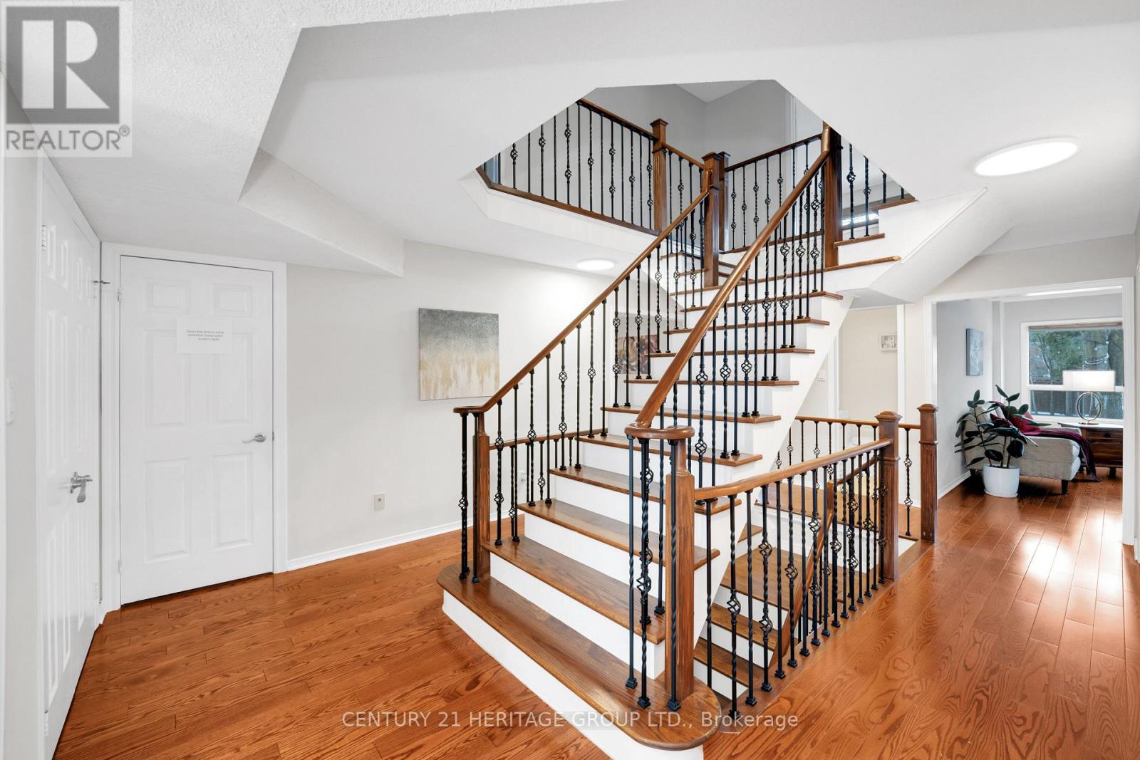 514 Keith Avenue, Newmarket, Ontario  L3X 1V4 - Photo 4 - N12373353