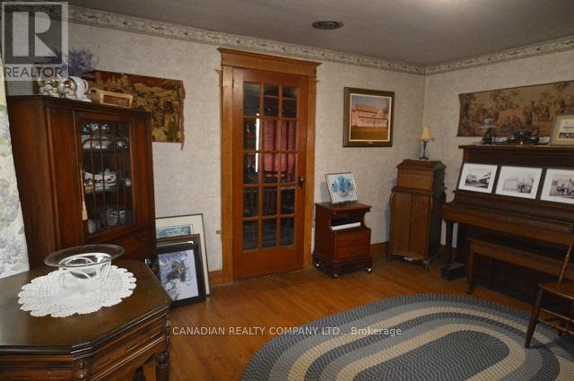 391 Raines Street, Georgina, Ontario  L4P 3C8 - Photo 4 - N12373355