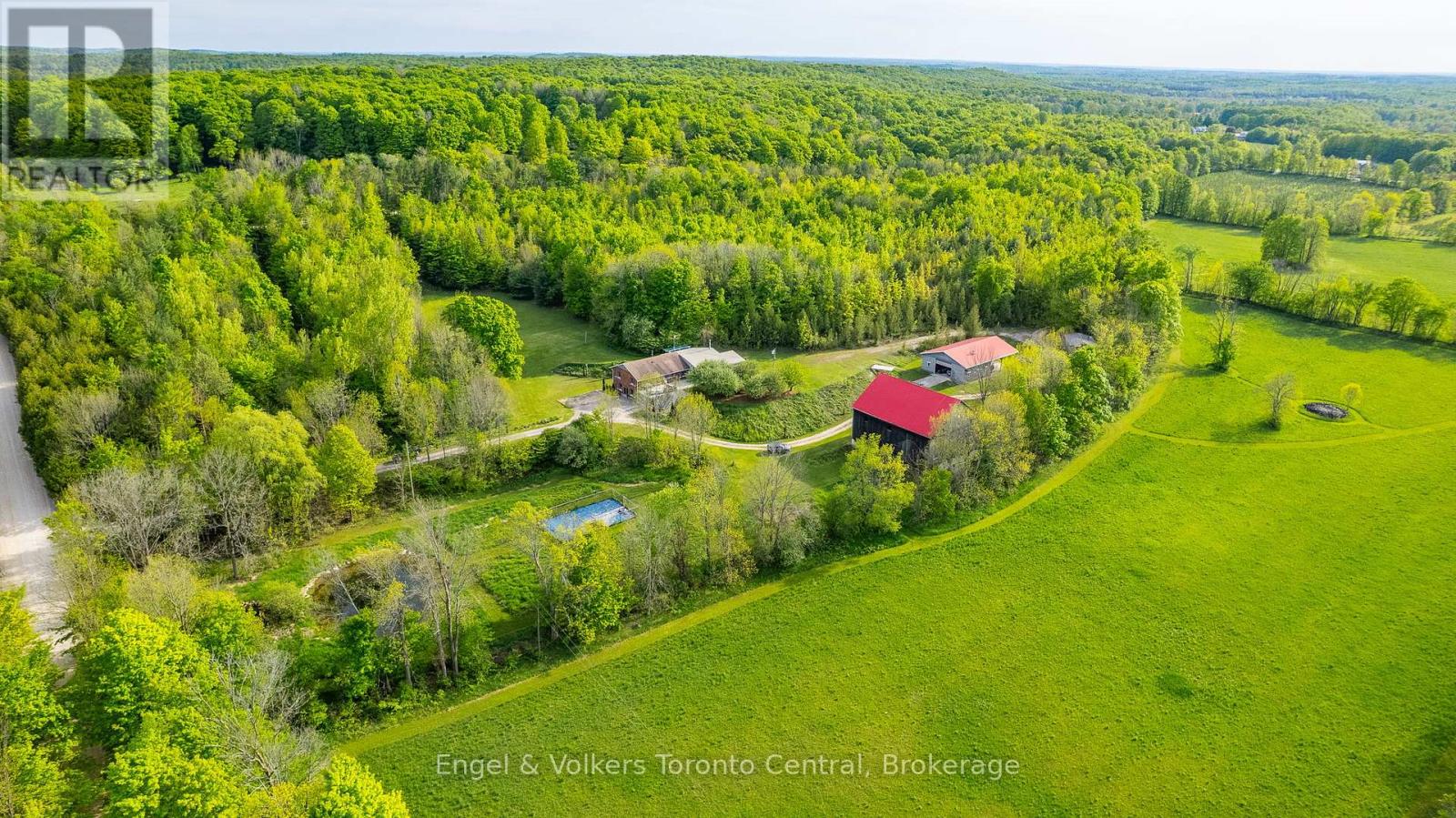 215588 Concession 4, Chatsworth, Ontario  N0H 2V0 - Photo 1 - X12208304