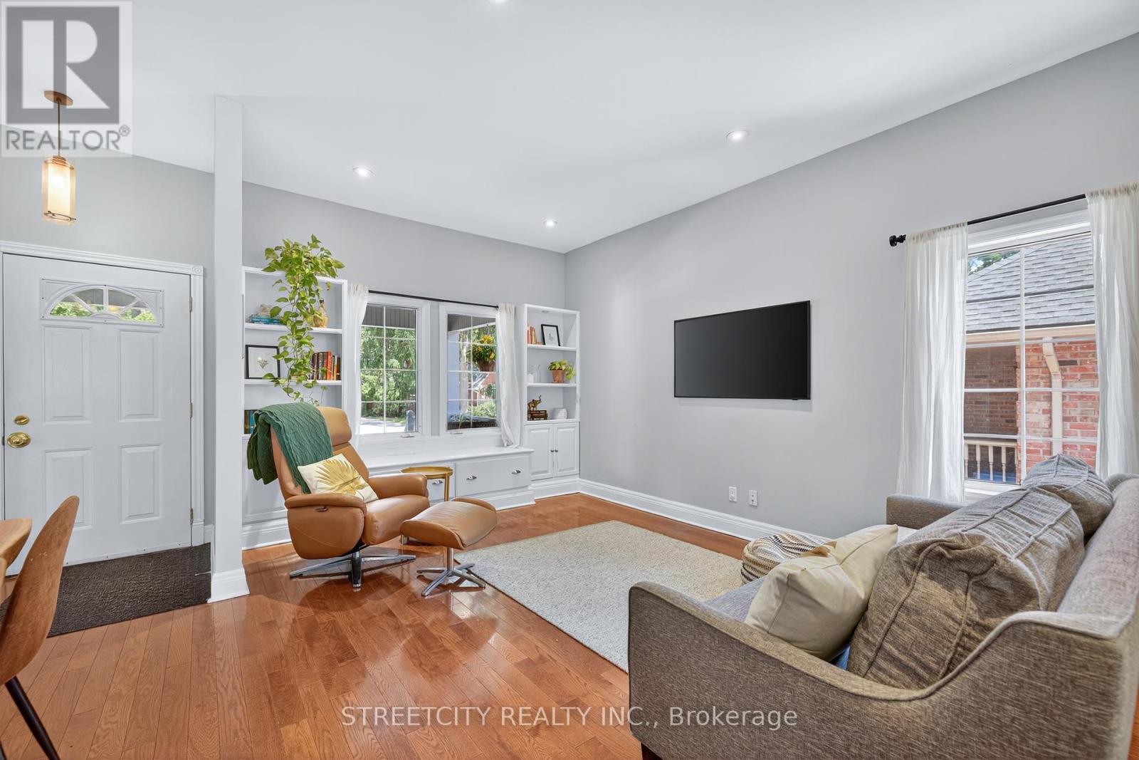 105a Devonshire Avenue, London South, Ontario  N6C 2H6 - Photo 12 - X12373433