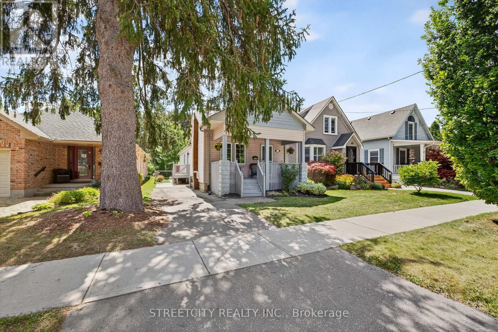 105a Devonshire Avenue, London South, Ontario  N6C 2H6 - Photo 2 - X12373433