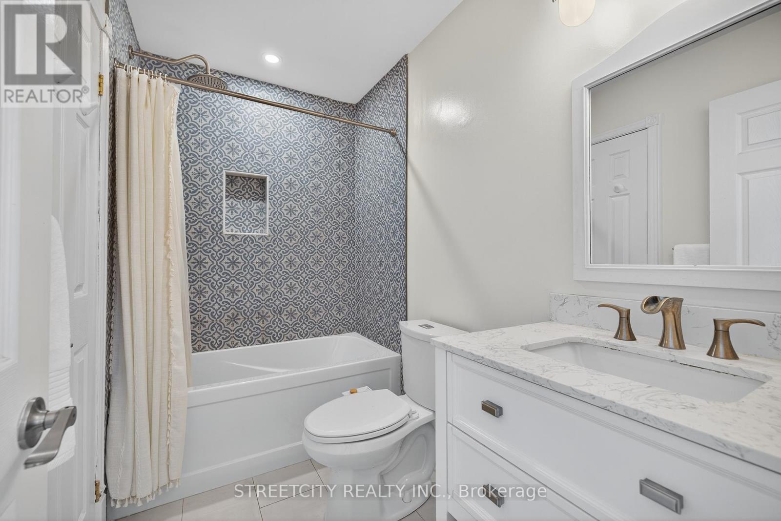 105a Devonshire Avenue, London South, Ontario  N6C 2H6 - Photo 26 - X12373433