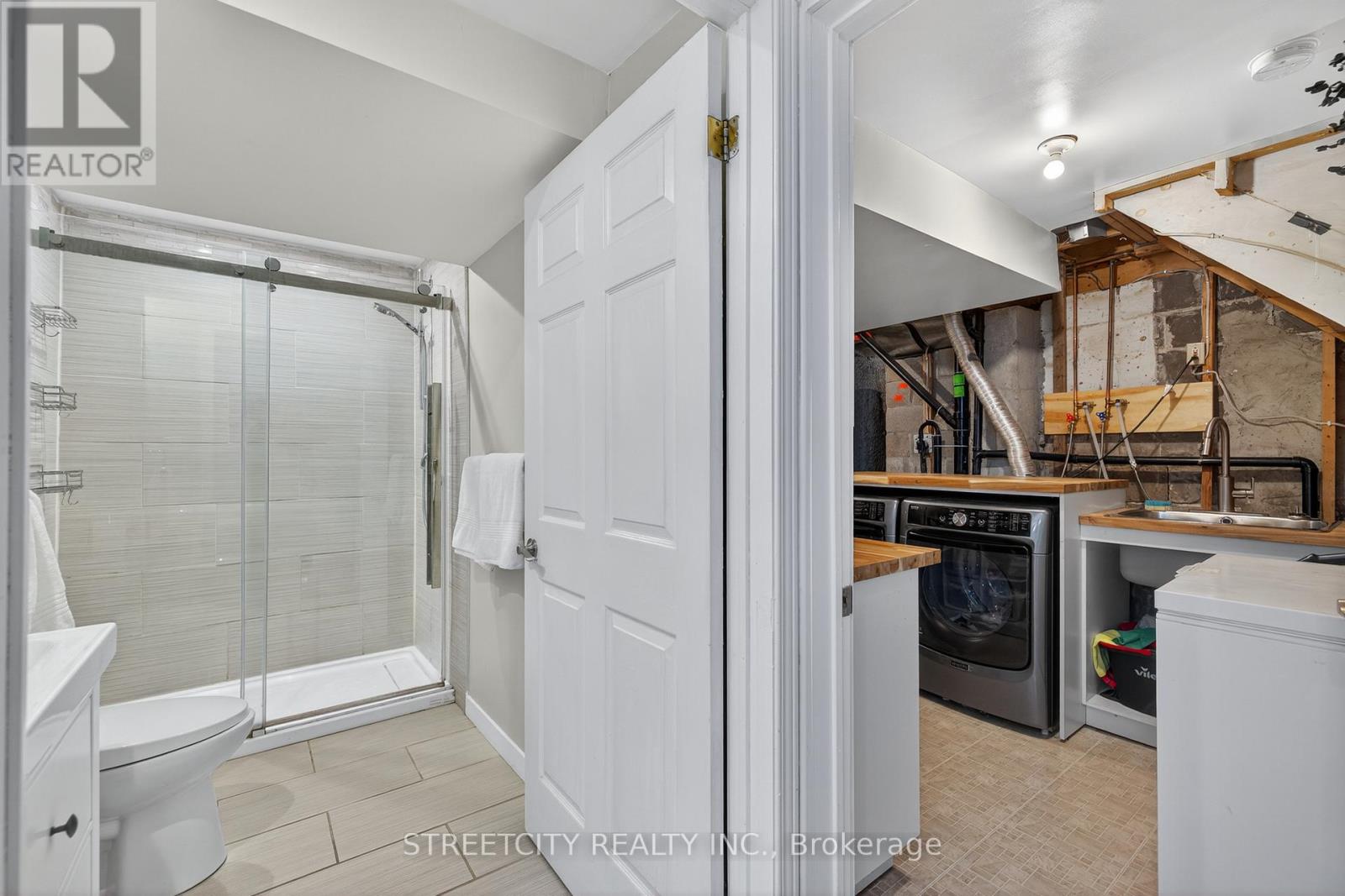 105a Devonshire Avenue, London South, Ontario  N6C 2H6 - Photo 34 - X12373433