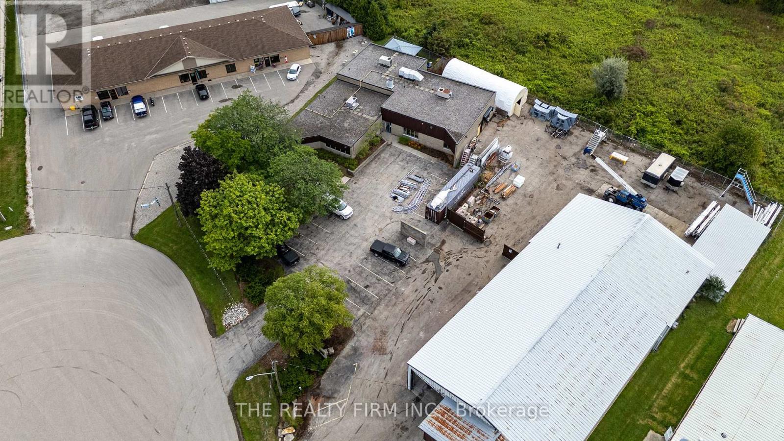 9 Barrie Boulevard, St. Thomas, Ontario  N5P 4B9 - Photo 8 - X12373533
